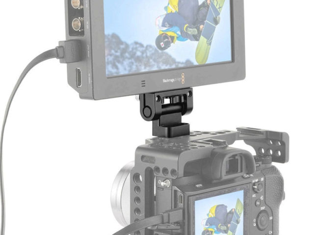 SmallRige DSLR Monitor Holder Mount en situation d'utilisation. SmallRige DSLR Monitor Holder Mount en situation d'utilisation.