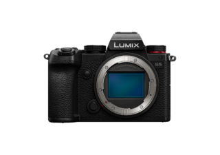 Panasonic Lumix S5 + 20-60mm f/3.5-5.6 + S 35mm f/1.8